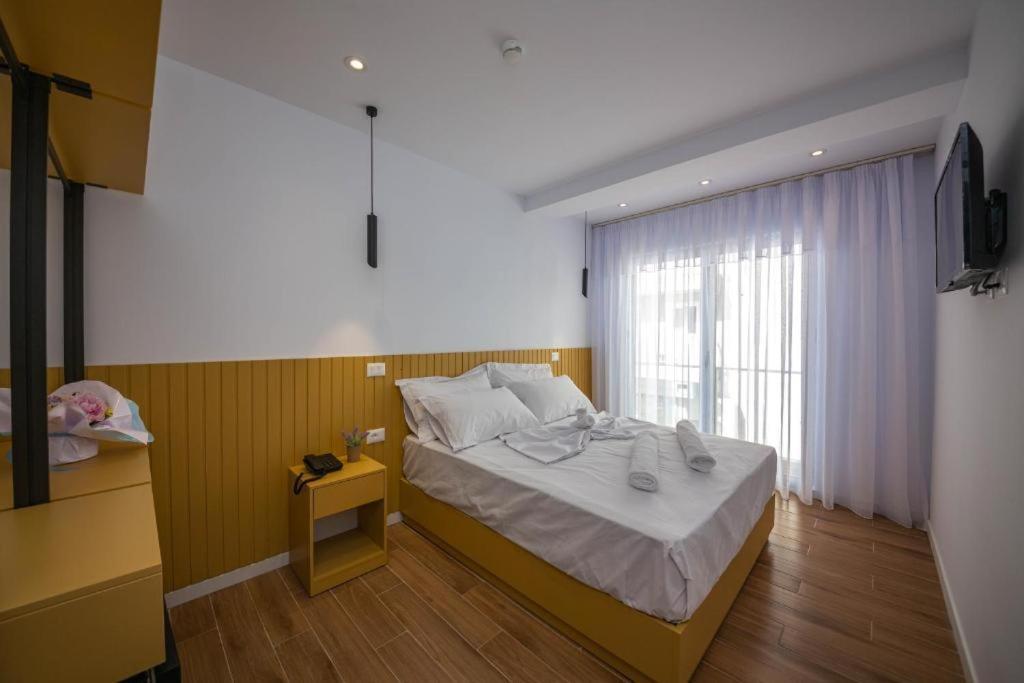 Hesperus Hotel Orikum Buitenkant foto