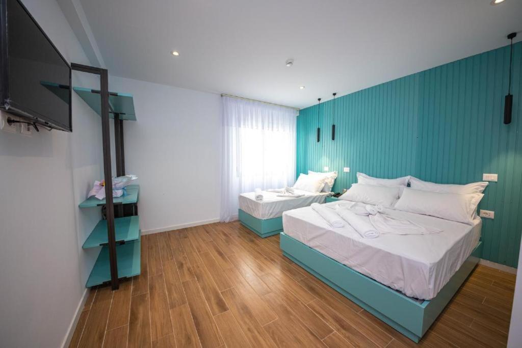 Hesperus Hotel Orikum Buitenkant foto