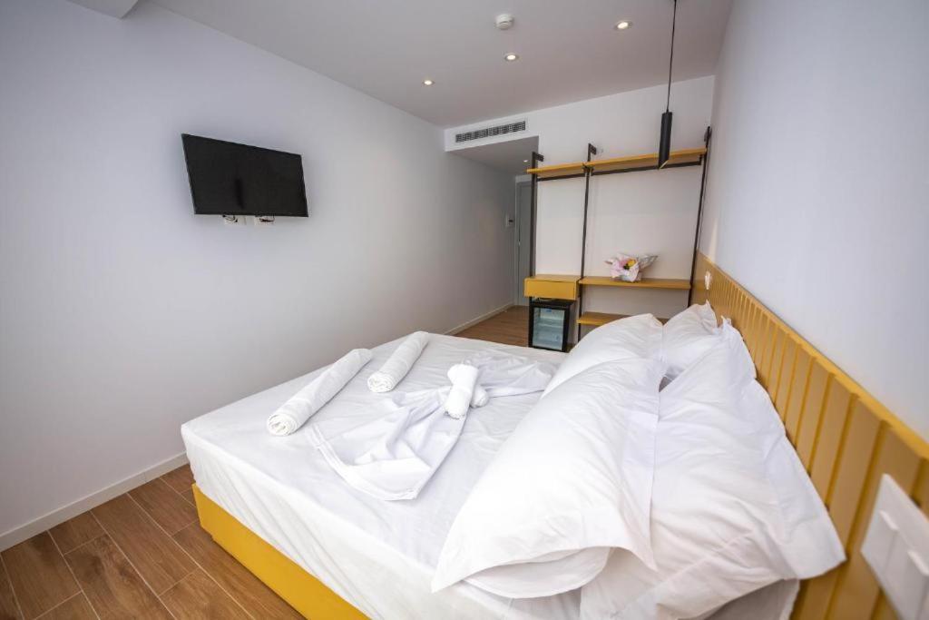 Hesperus Hotel Orikum Buitenkant foto