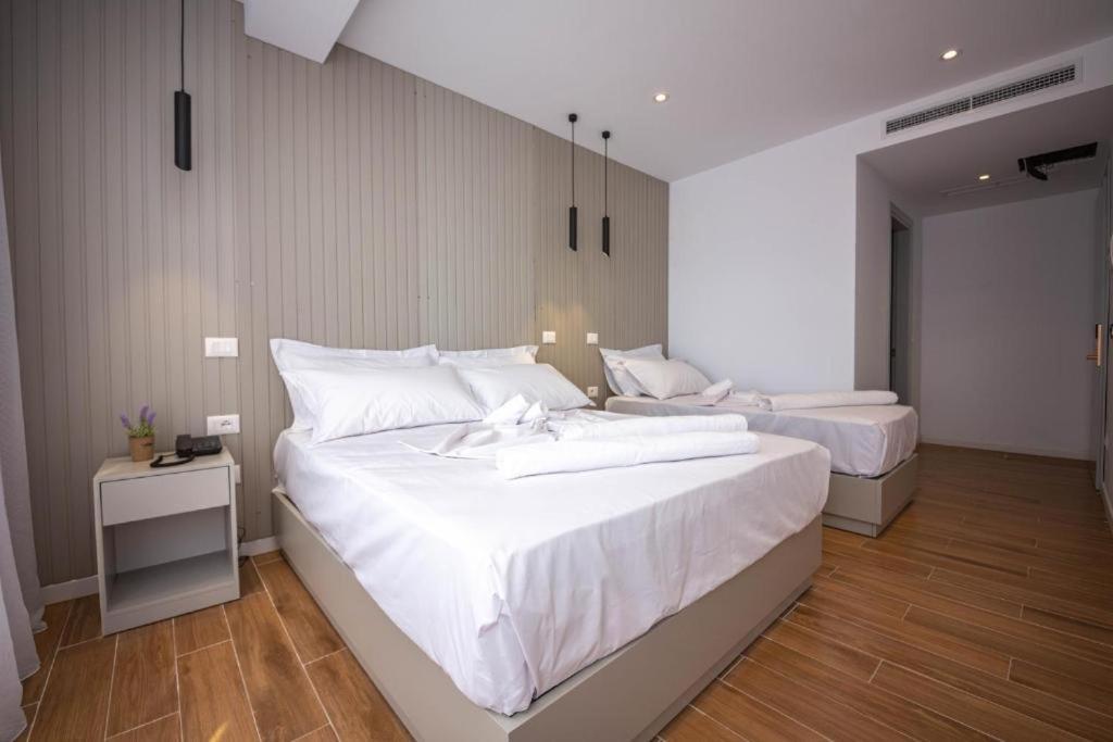 Hesperus Hotel Orikum Buitenkant foto